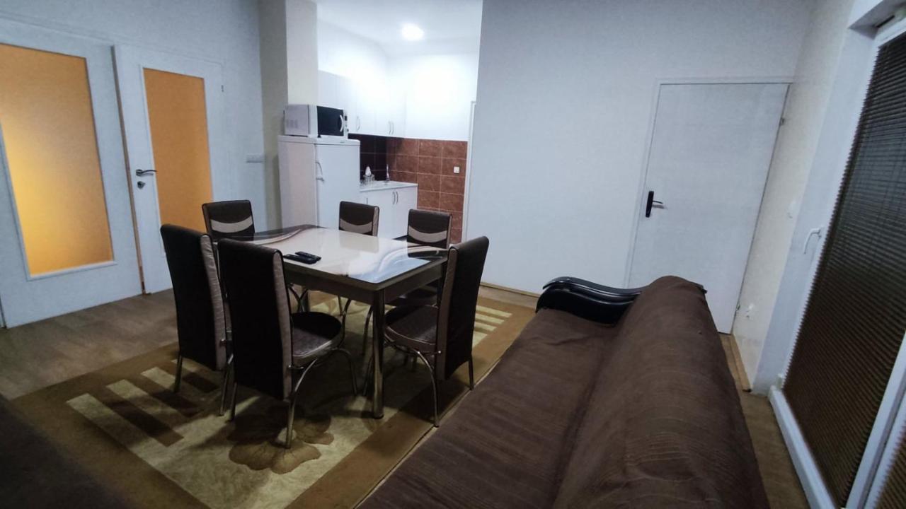 Apartmani Mladenovic Kijevo Kültér fotó