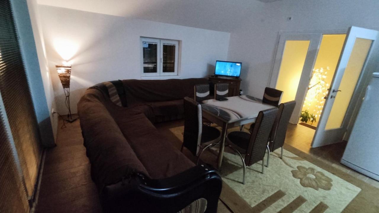 Apartmani Mladenovic Kijevo Kültér fotó