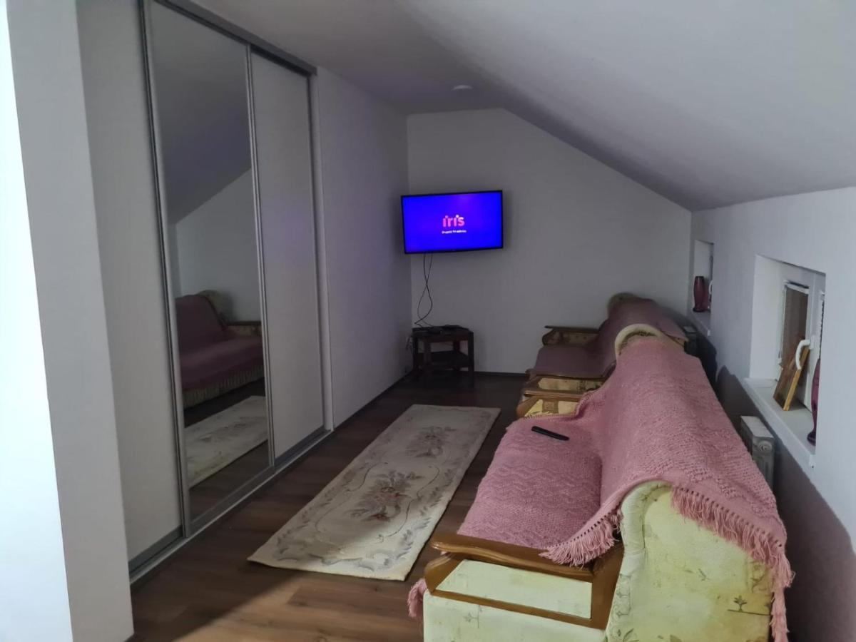 Apartmani Mladenovic Kijevo Kültér fotó