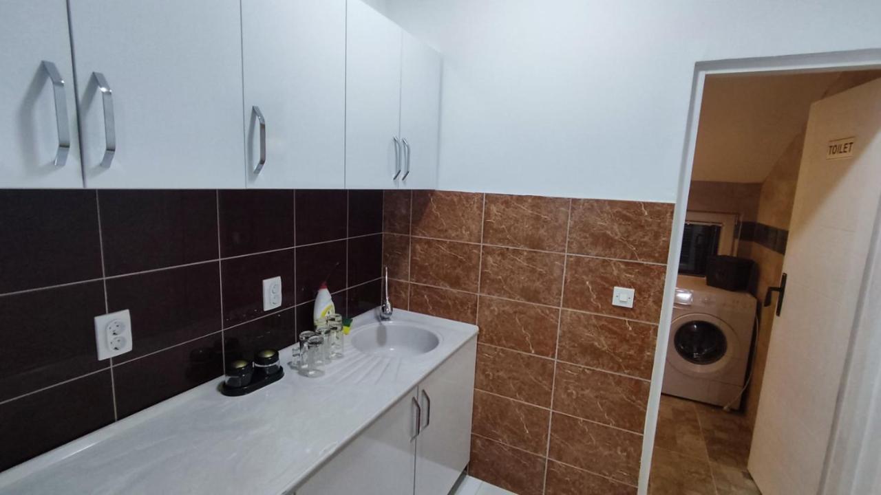 Apartmani Mladenovic Kijevo Kültér fotó
