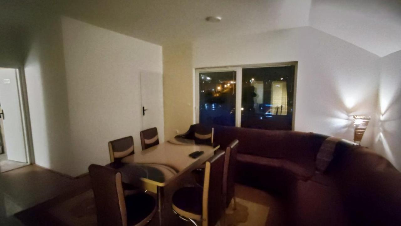 Apartmani Mladenovic Kijevo Kültér fotó